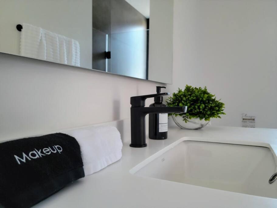 Endless Summer - 2Bed 2Bath Condo - Seasonly Heated Pool With Ocean Views - 5Min Walk To Beach - Fibre Internet - Sleeps 6 Кабо-Сан-Лукас Экстерьер фото